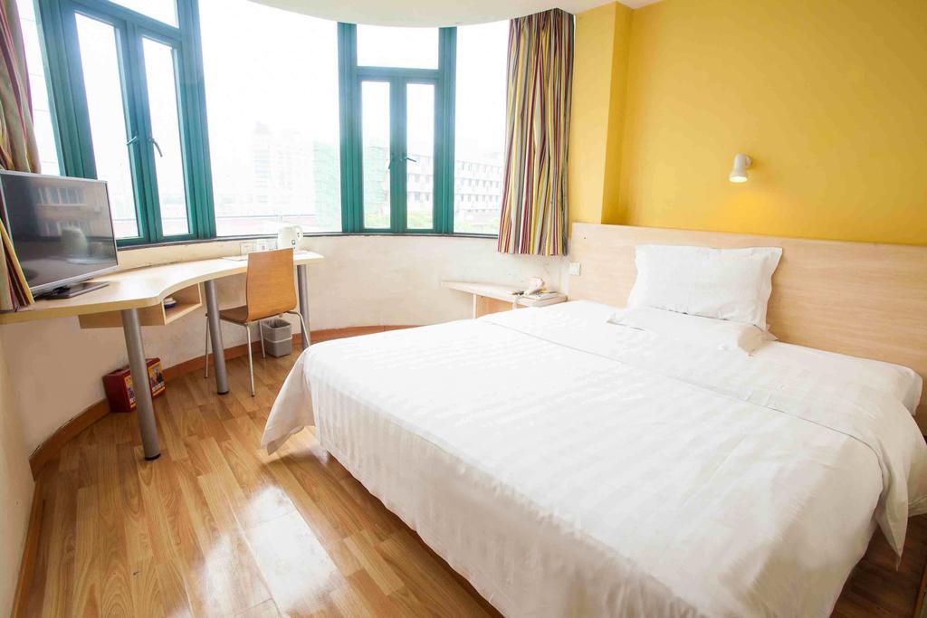 7Days Inn Kunming East Station Juhua Overpass Экстерьер фото